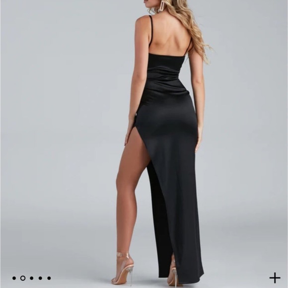 Lola high slit dress - Picture 2 of 3